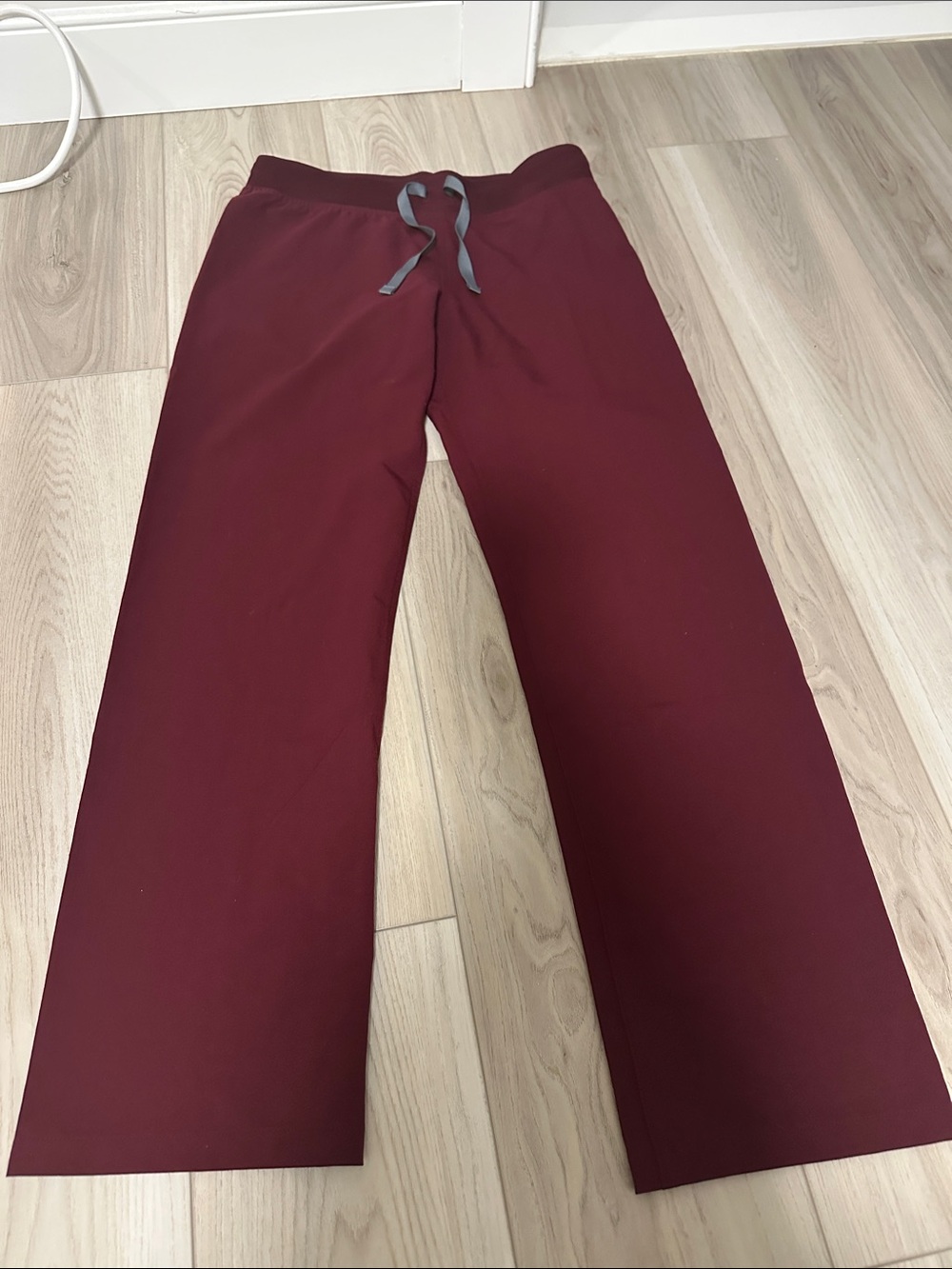 Figs Wide-Leg Drawstring Scrub Pants in Burgundy. No tag but never worn